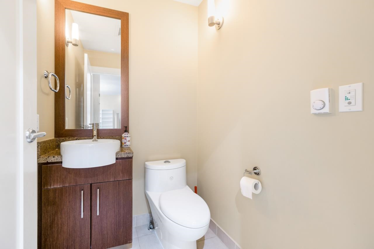 Mudroom Photo of 1 2555 Skilift Road, West Vancouver, BC