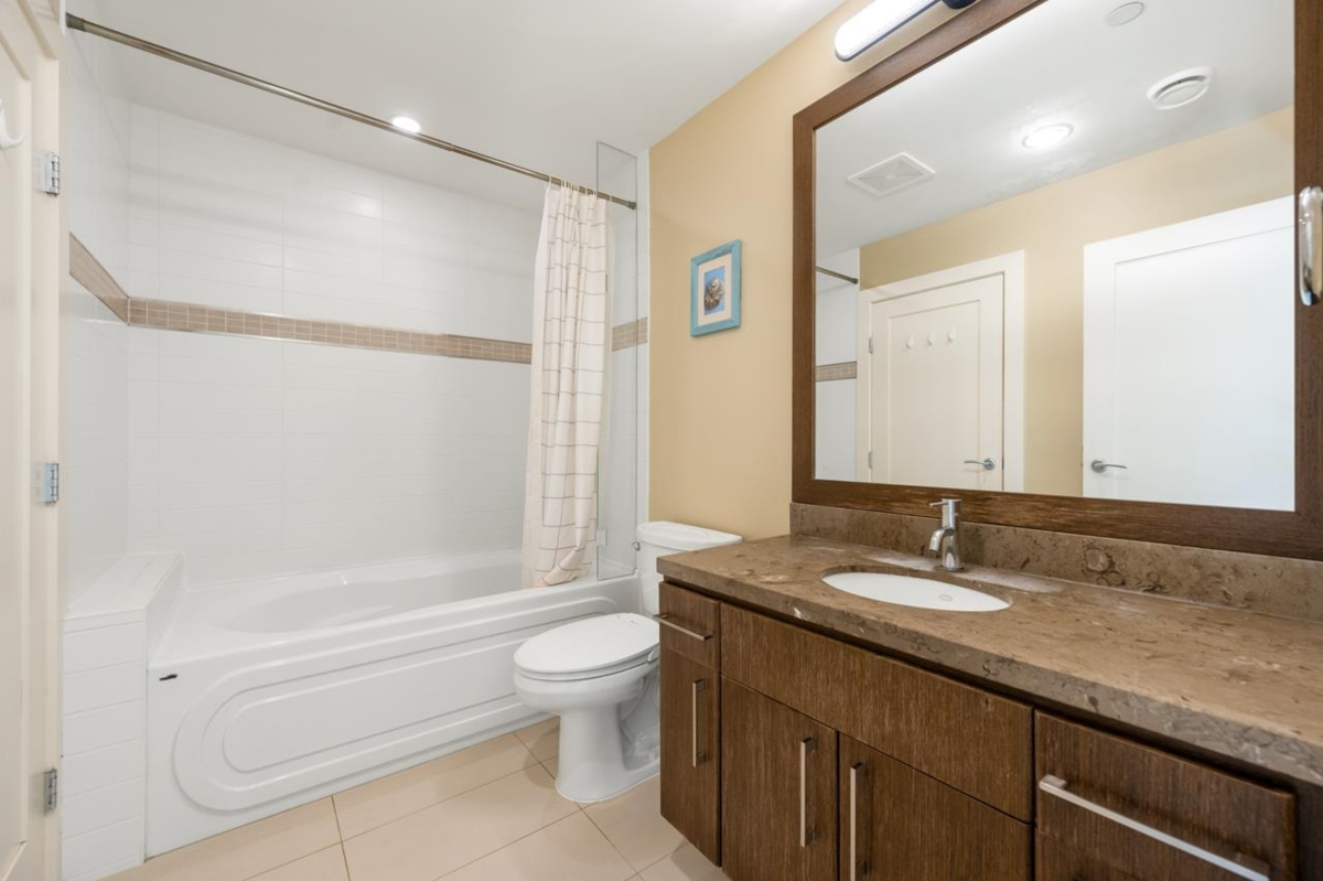 Powder Room Photo of 1 2555 Skilift Road, West Vancouver, BC