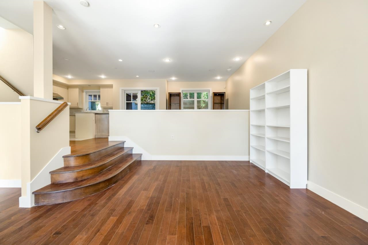 Primary Bathroom Photo of 1 2555 Skilift Road, West Vancouver, BC