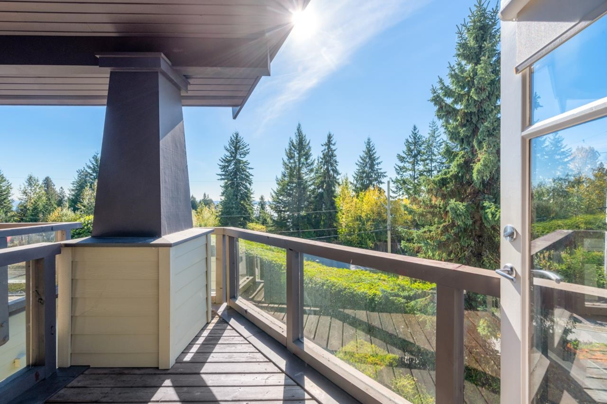 Staircase Photo of 1 2555 Skilift Road, West Vancouver, BC