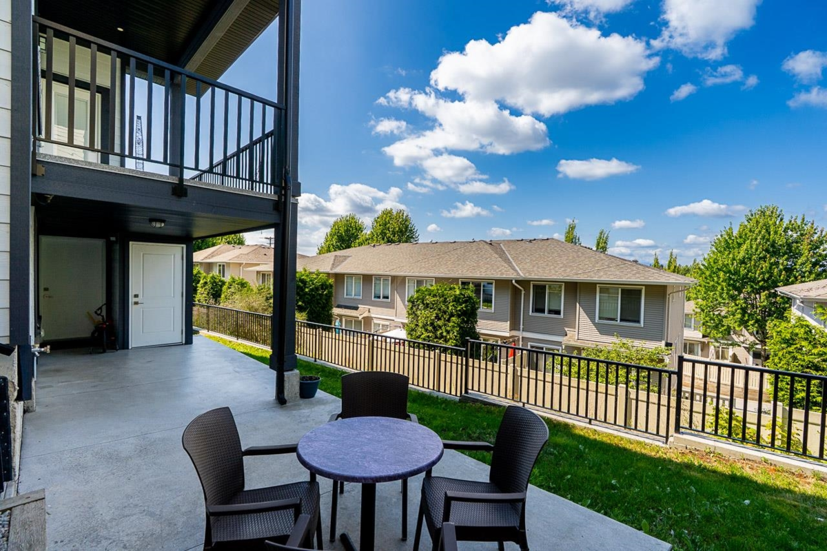 Front Yard Photo of 15051 63a Avenue, Surrey, BC