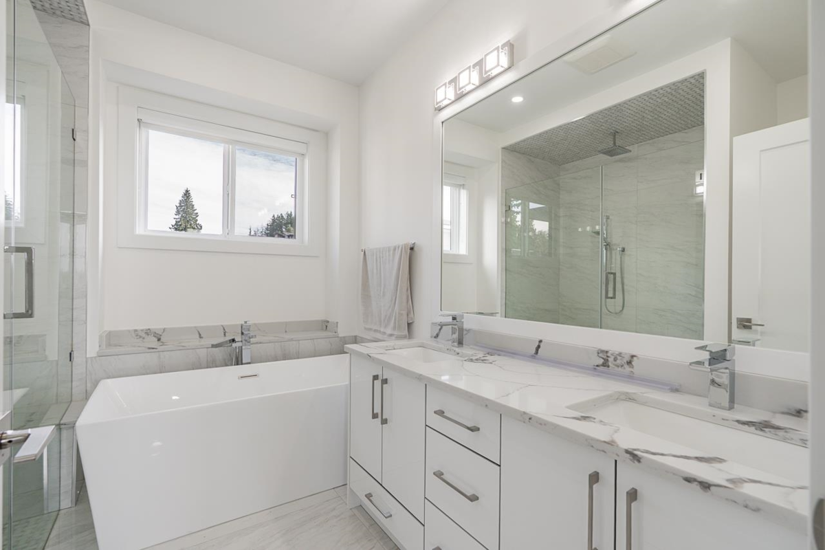 Guest Bathroom Photo of 15051 63a Avenue, Surrey, BC