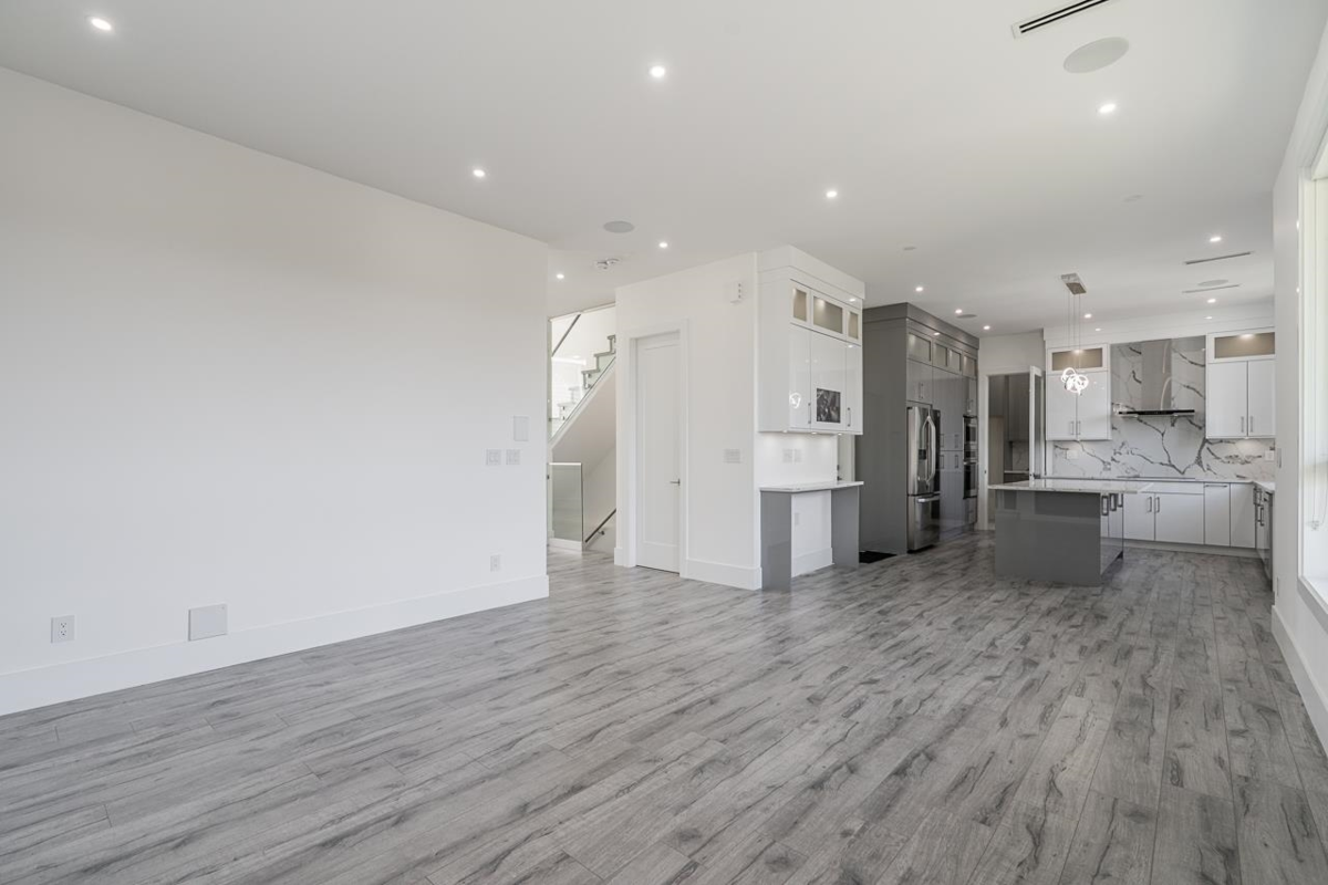 Kitchen Island Photo of 15051 63a Avenue, Surrey, BC