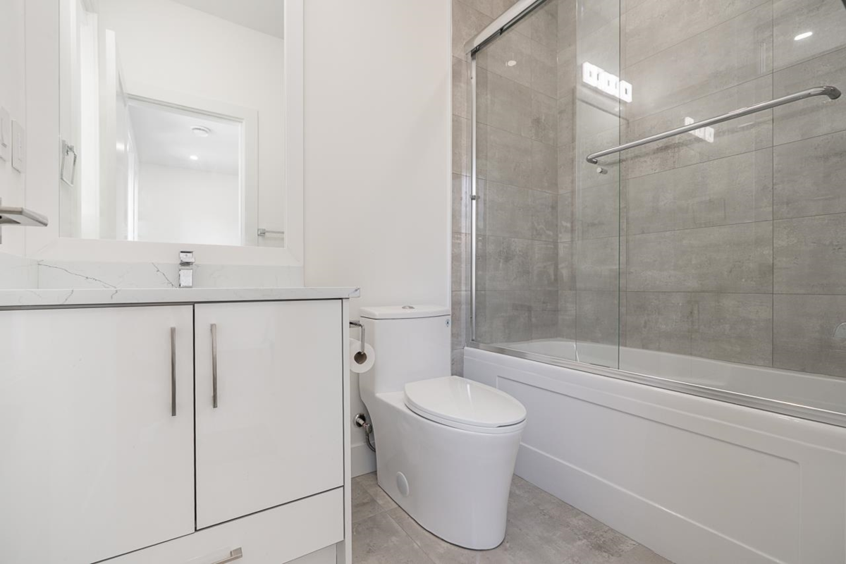 Laundry Room Photo of 15051 63a Avenue, Surrey, BC