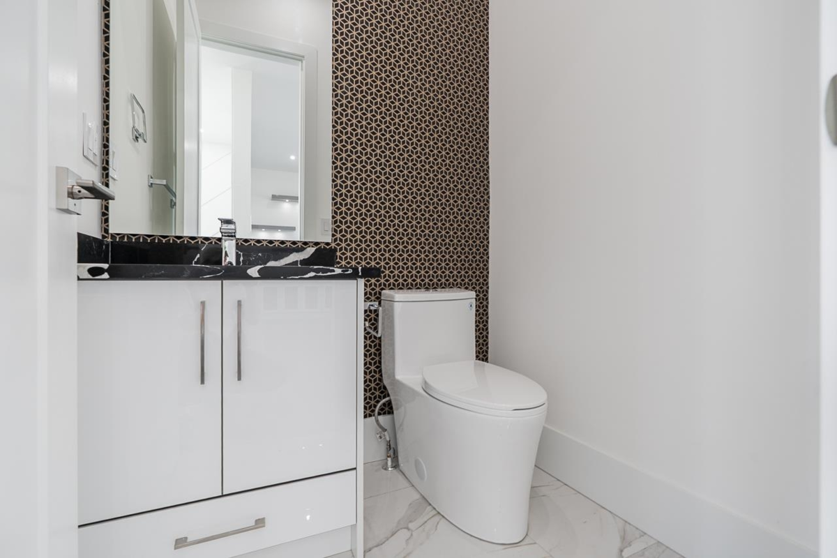 Walk-In Closet Photo of 15051 63a Avenue, Surrey, BC