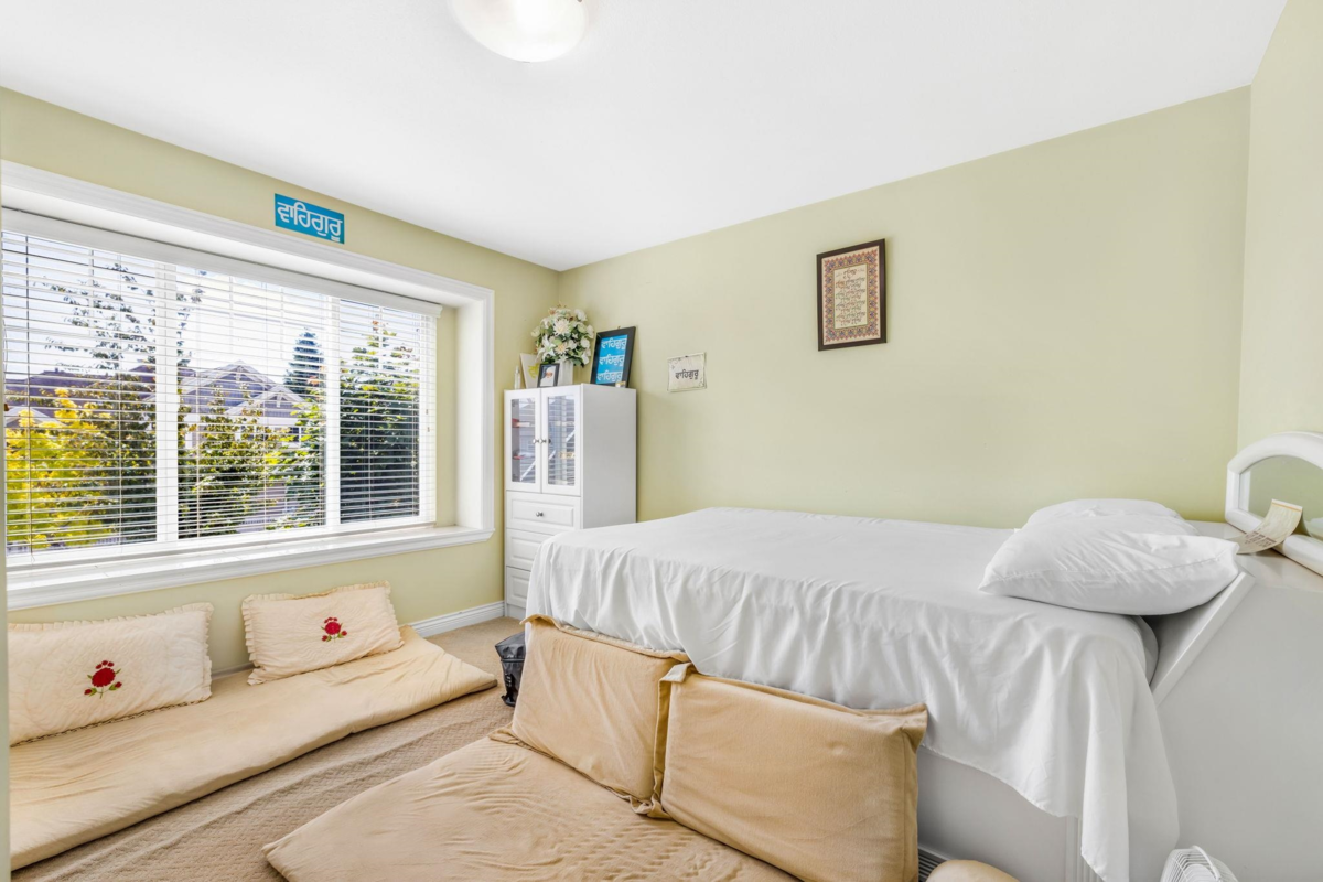 Basement Recreation Room Photo of 14833 71a Avenue, Surrey, BC