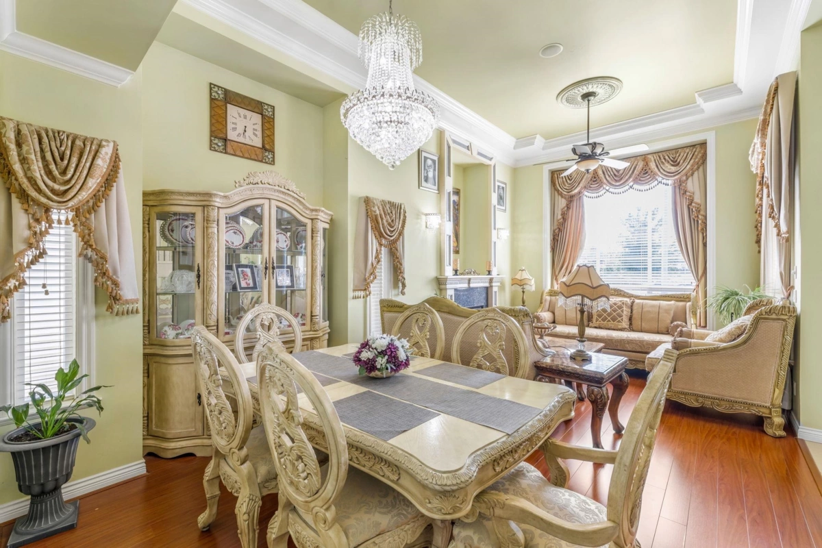 Breakfast Nook Photo of 14833 71a Avenue, Surrey, BC