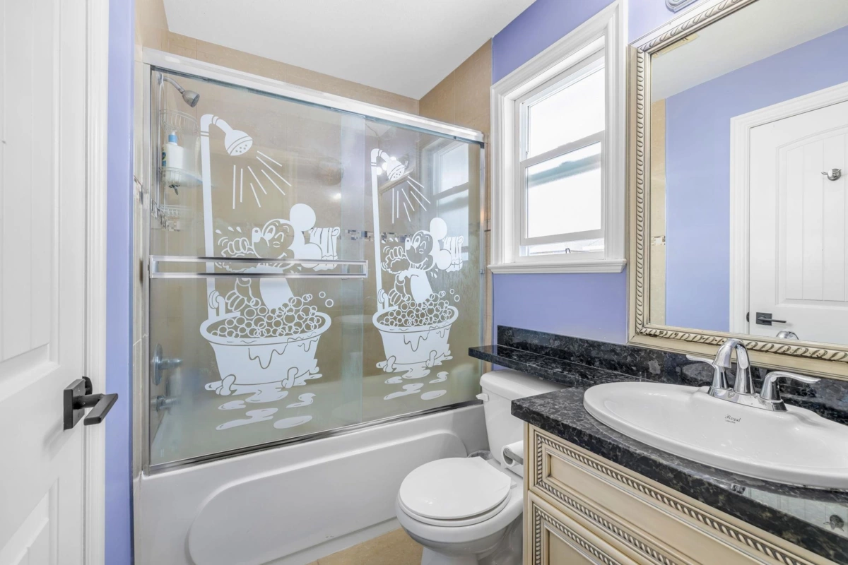 Hallway Photo of 14833 71a Avenue, Surrey, BC