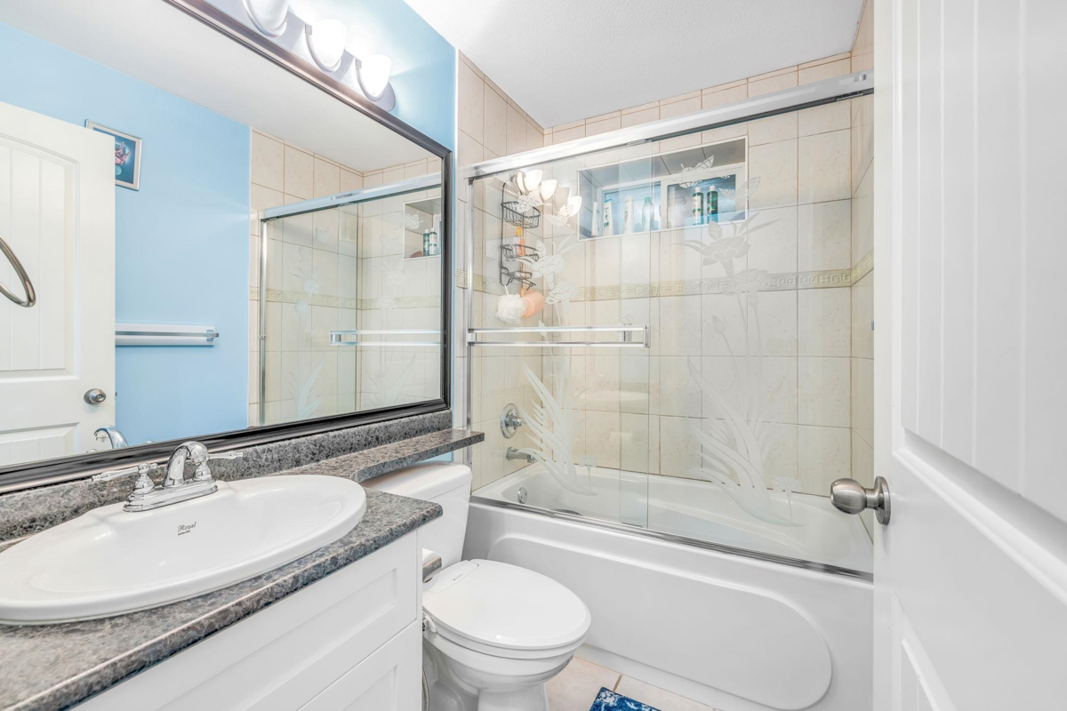 Hot Tub / Spa Photo of 14833 71a Avenue, Surrey, BC