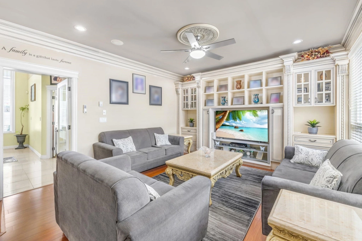 Primary Bathroom Photo of 14833 71a Avenue, Surrey, BC