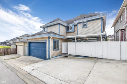 Fitness Center Photo Near 14833 71a Avenue, Surrey, BC