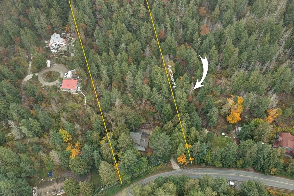 Backyard Photo of 7462 Redrooffs Road, Halfmoon Bay, BC