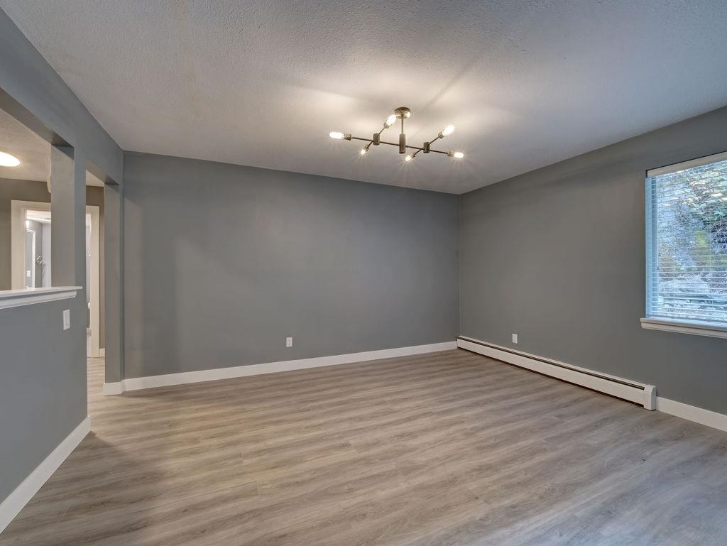 Breakfast Nook Photo of 7462 Redrooffs Road, Halfmoon Bay, BC