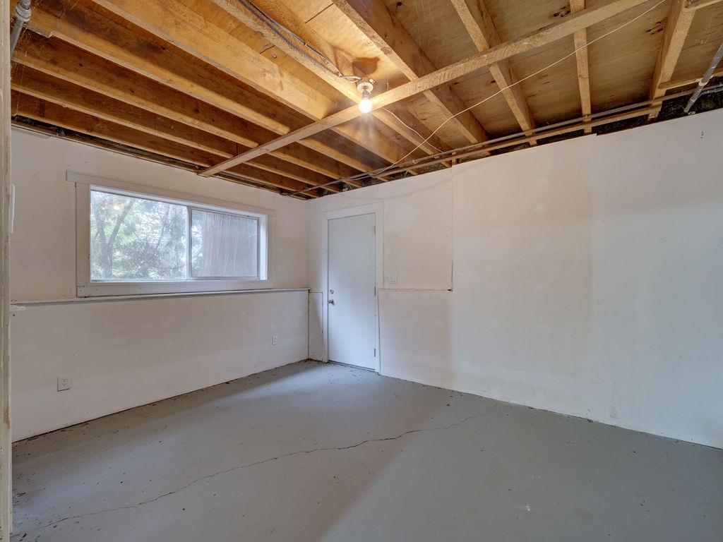 Outdoor Deck Photo of 7462 Redrooffs Road, Halfmoon Bay, BC