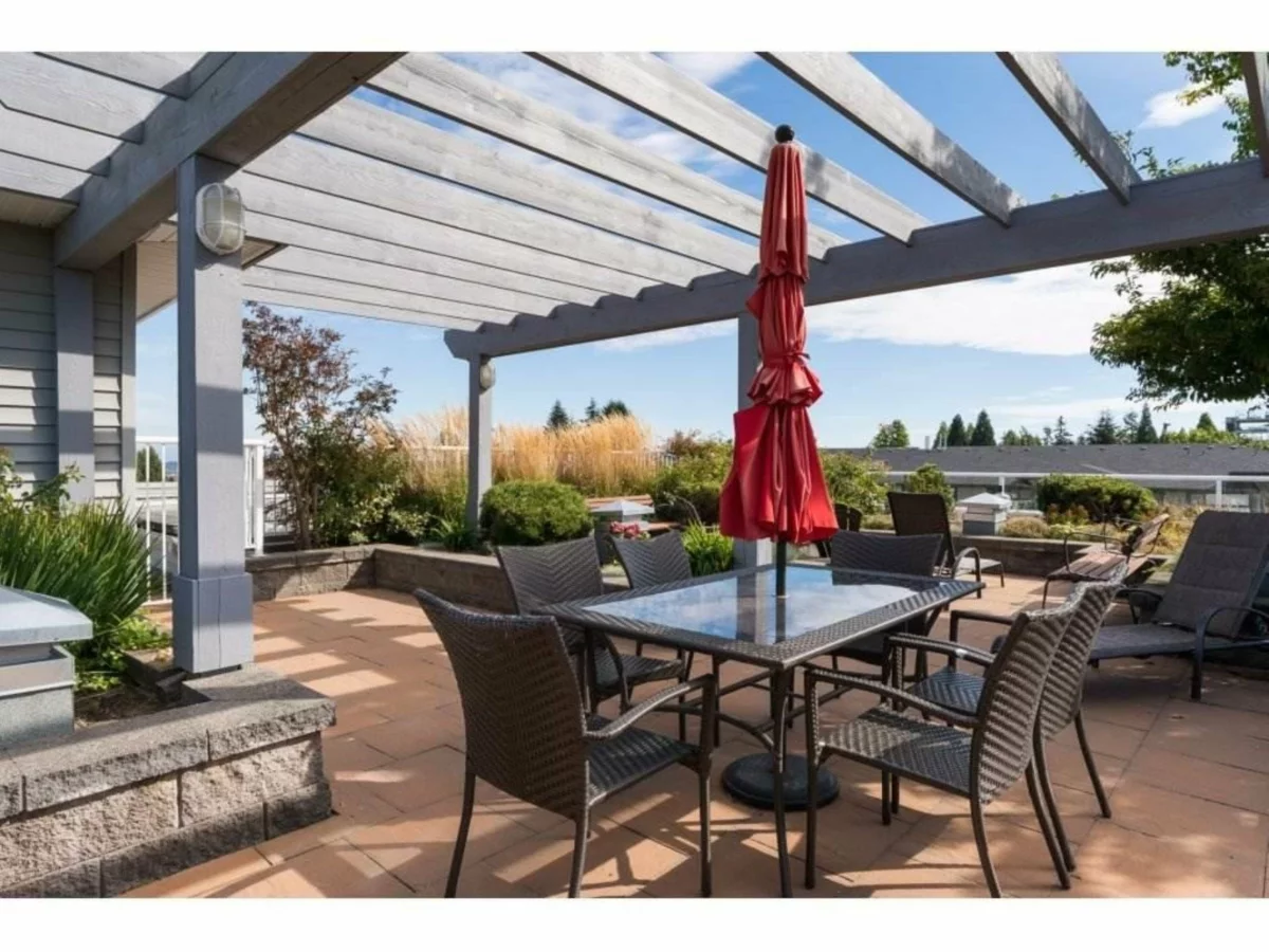 Backyard Photo of 101 15299 17a Avenue, Surrey, BC