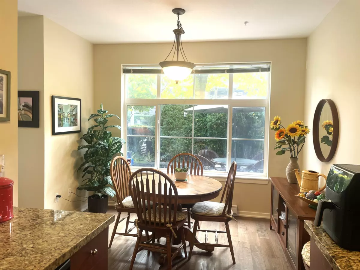 Breakfast Nook Photo of 101 15299 17a Avenue, Surrey, BC