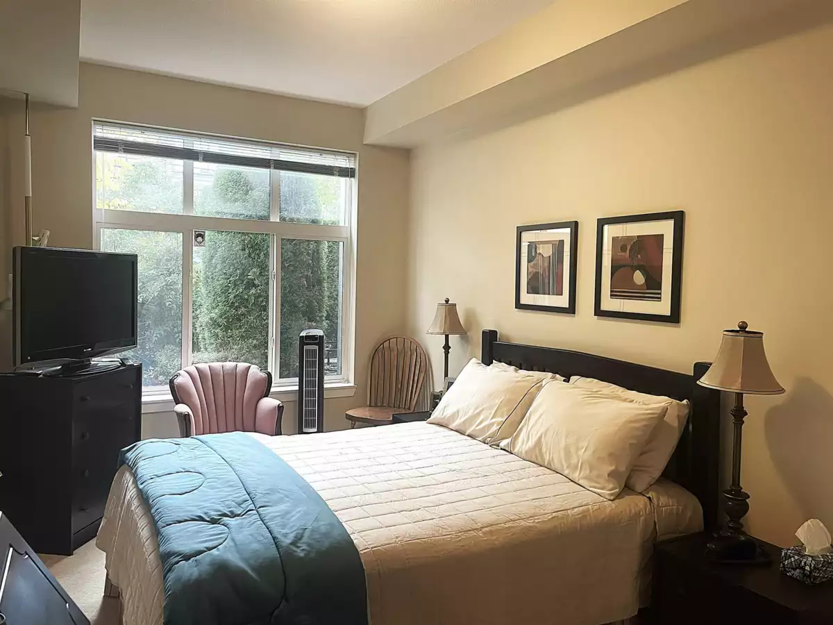 Powder Room Photo of 101 15299 17a Avenue, Surrey, BC