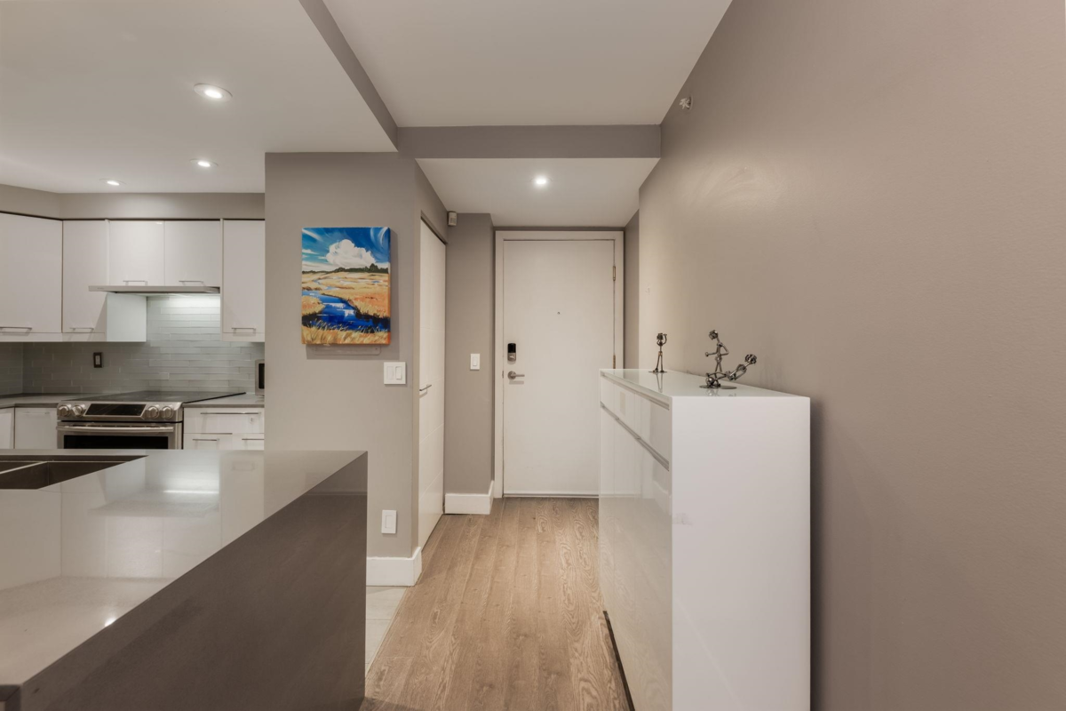 Breakfast Nook Photo of 2101 388 Drake Street, Vancouver, BC