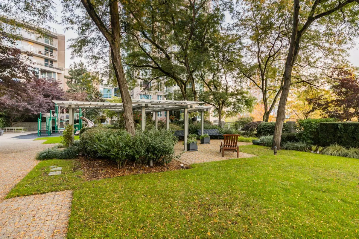 Loft / Bonus Room Photo of 2101 388 Drake Street, Vancouver, BC