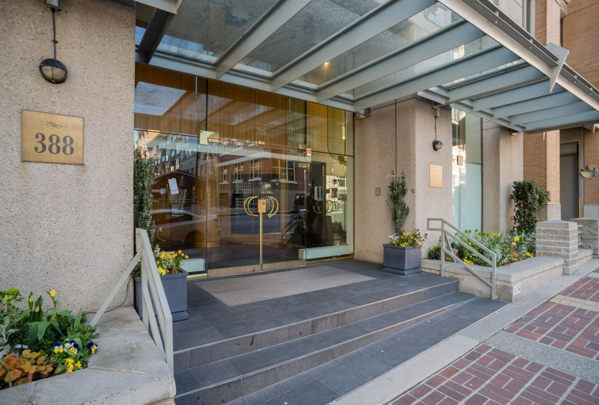 Powder Room Photo of 2101 388 Drake Street, Vancouver, BC