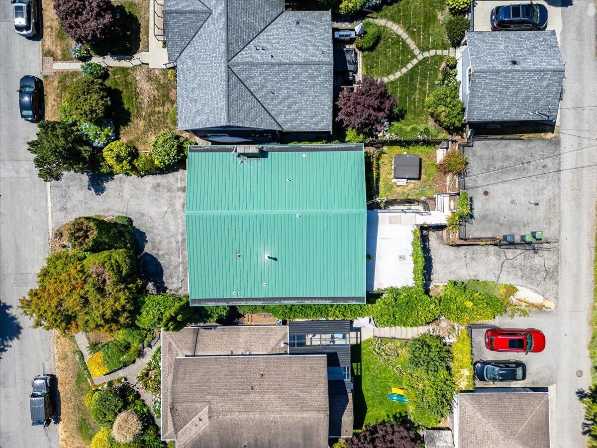 Front Yard Photo of 1228 Adderley Street, North Vancouver, BC