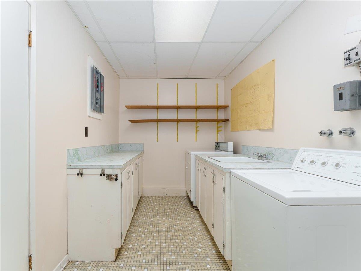 Hallway Photo of 1228 Adderley Street, North Vancouver, BC