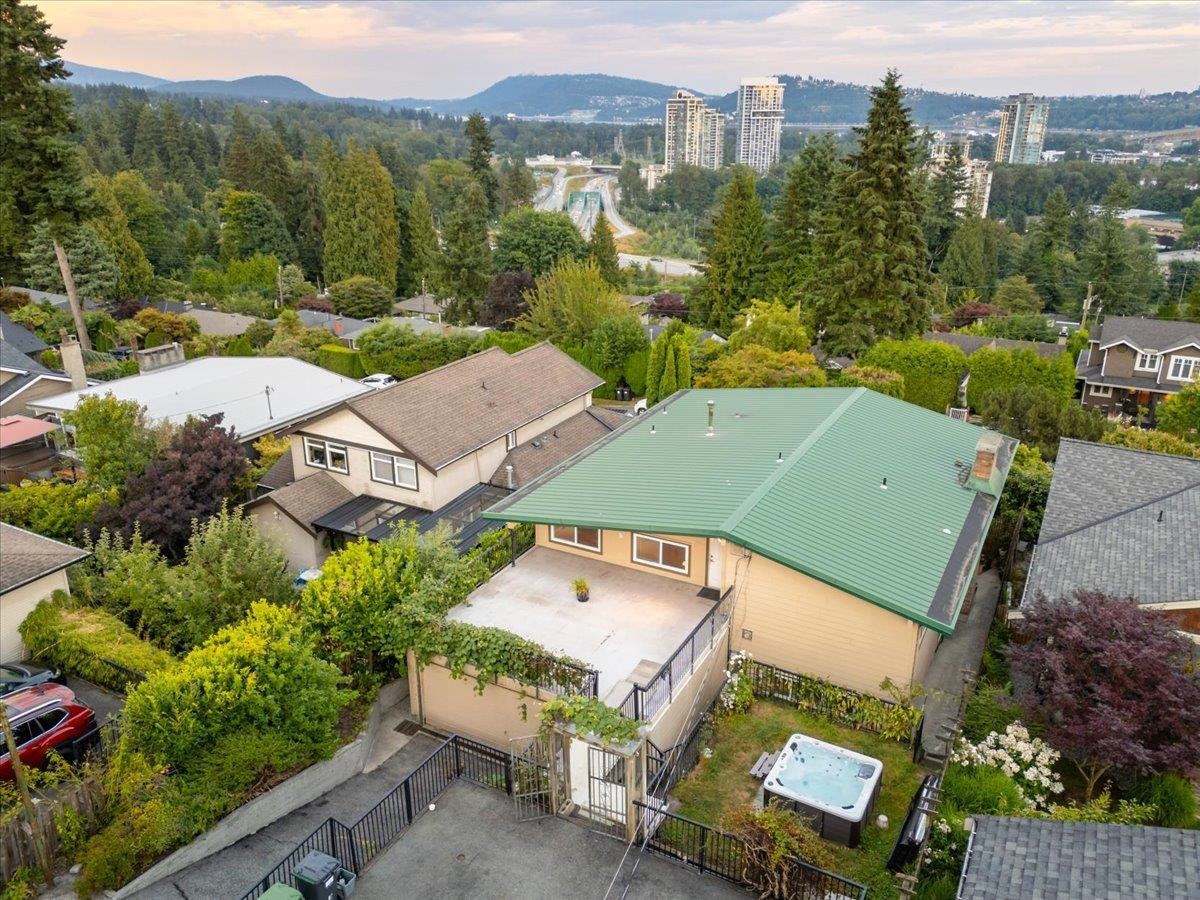 Outdoor Kitchen Photo of 1228 Adderley Street, North Vancouver, BC
