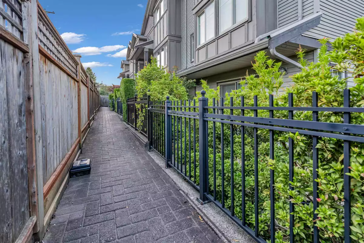 Basement Recreation Room Photo of 8 3139 Smith Avenue, Burnaby, BC