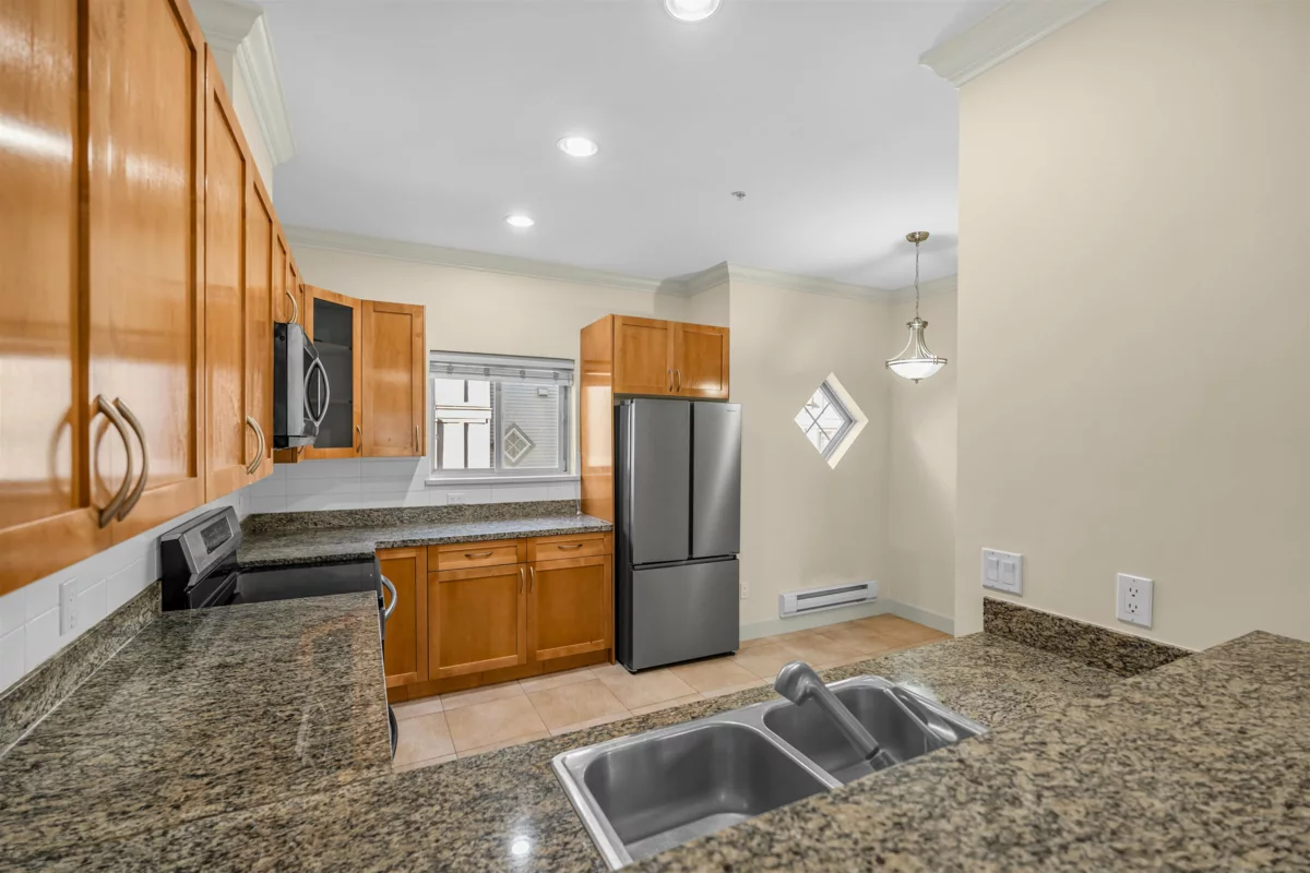 Kitchen Photo of 8 3139 Smith Avenue, Burnaby, BC