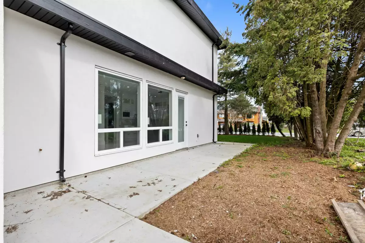 Garden / Landscaping Photo of 15584 89b Avenue, Surrey, BC