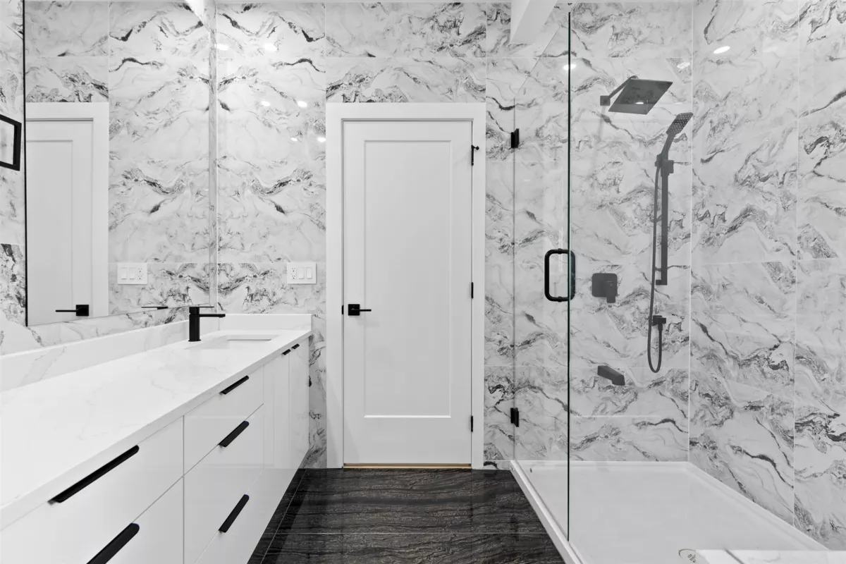 Mudroom Photo of 15584 89b Avenue, Surrey, BC