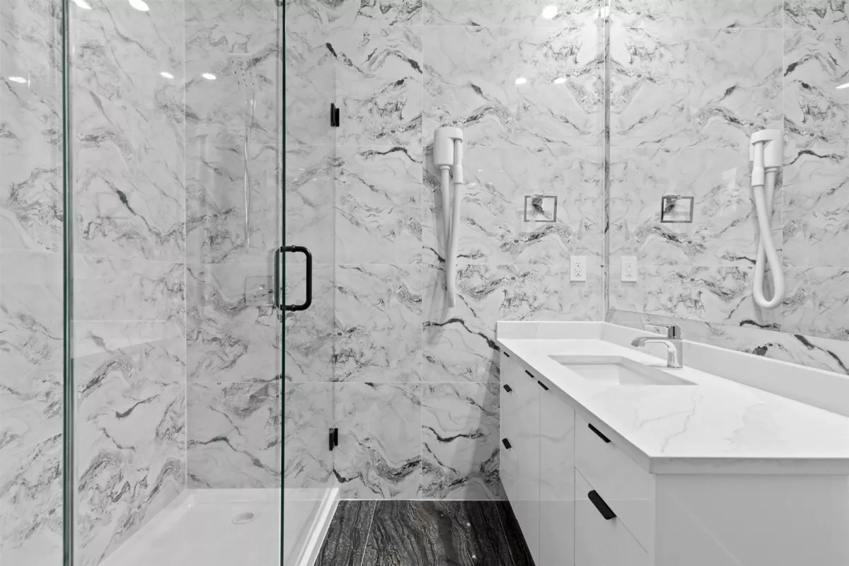 Staircase Photo of 15584 89b Avenue, Surrey, BC