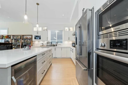 Breakfast Nook Photo of 16591 20 Avenue, Surrey, BC