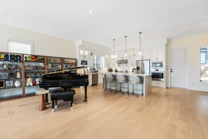 Dining Area Photo of 16591 20 Avenue, Surrey, BC