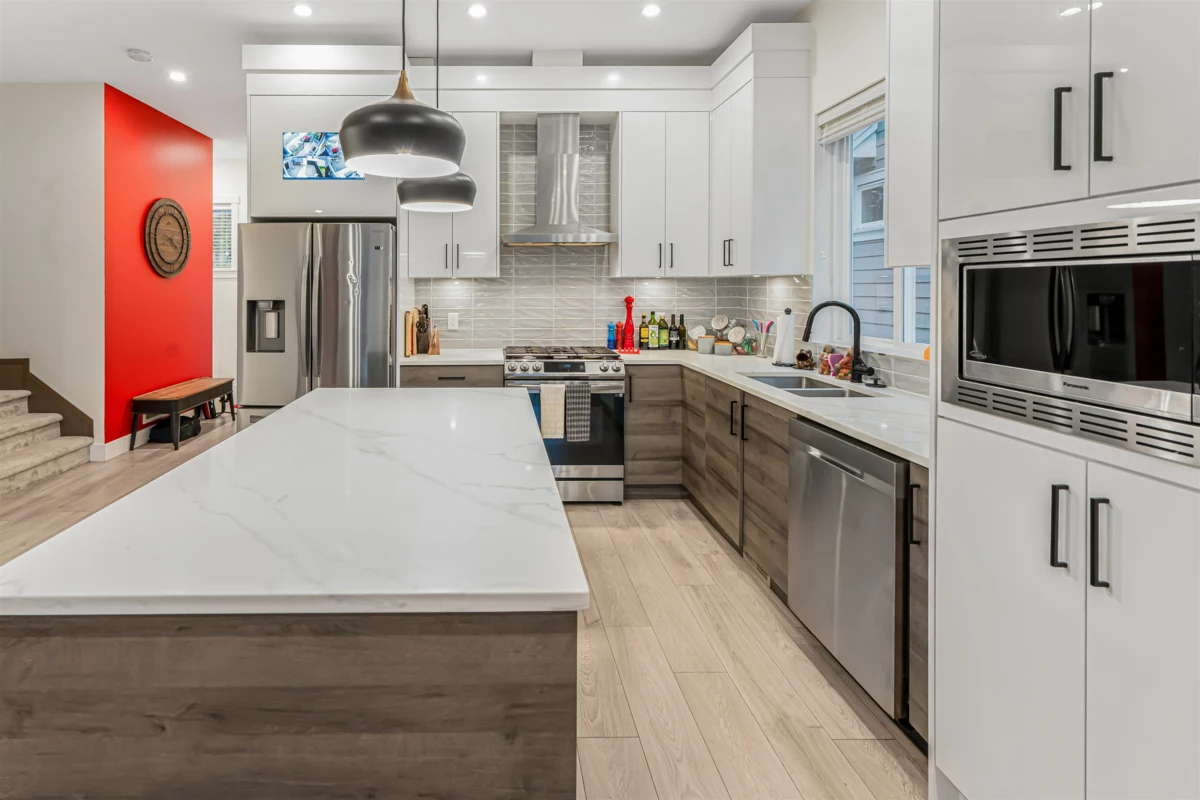 Kitchen Photo of 17188 1 Avenue, Surrey, BC