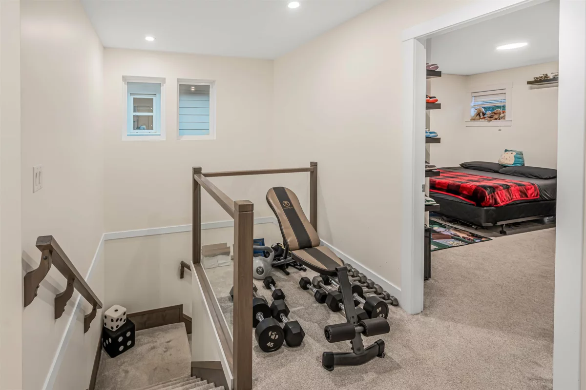 Laundry Room Photo of 17188 1 Avenue, Surrey, BC