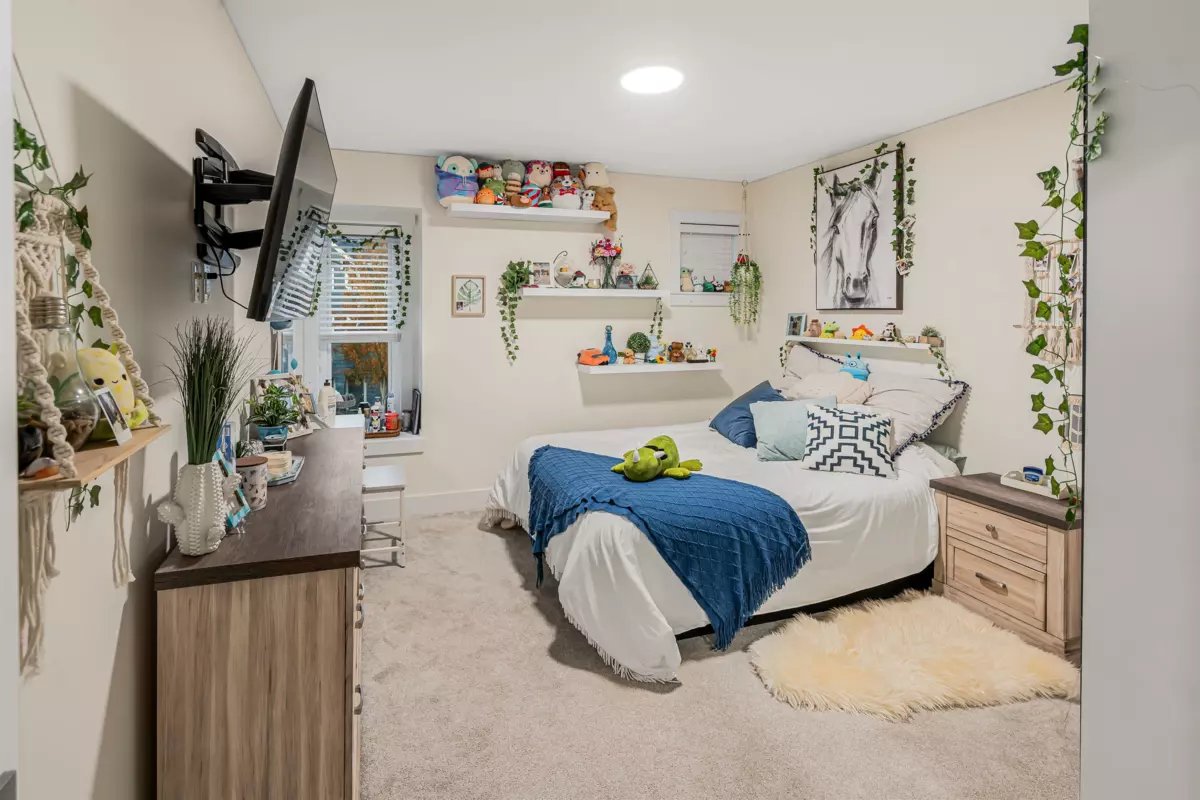 Mudroom Photo of 17188 1 Avenue, Surrey, BC