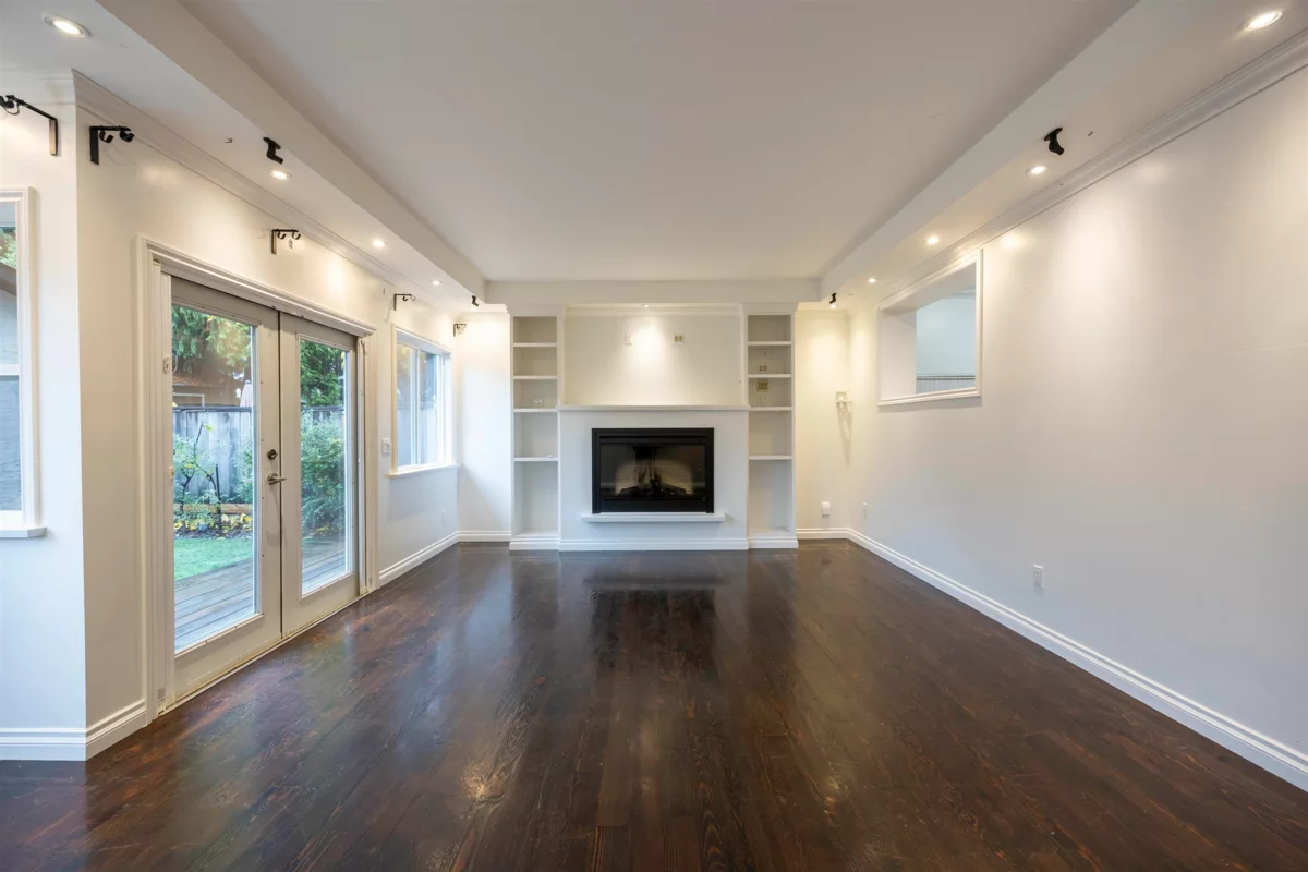 Dining Area Photo of 1927 Coquitlam Avenue, Port Coquitlam, BC