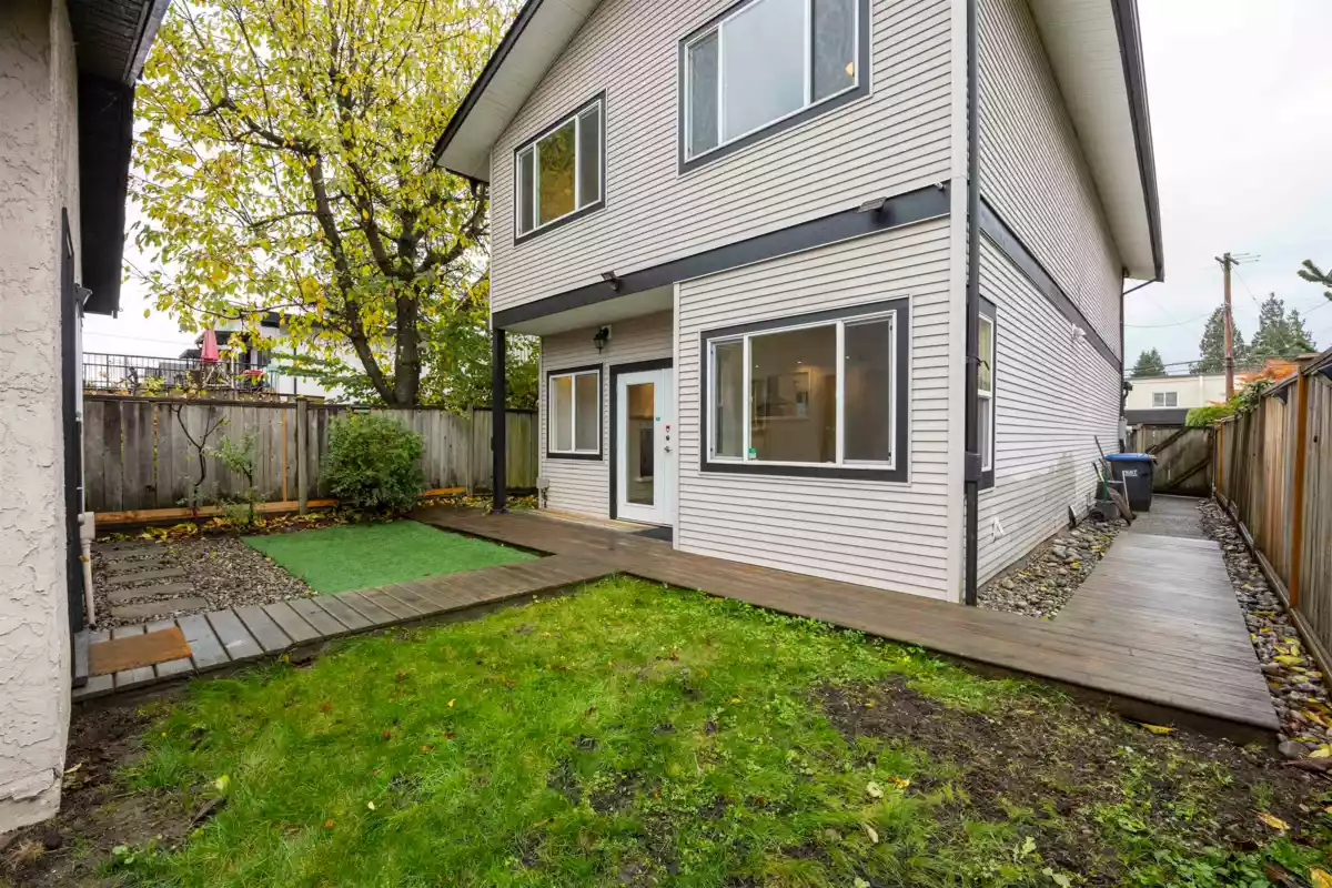 Hot Tub / Spa Photo of 1927 Coquitlam Avenue, Port Coquitlam, BC