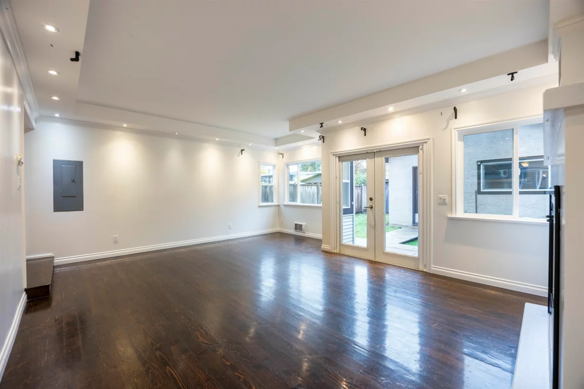 Kitchen Photo of 1927 Coquitlam Avenue, Port Coquitlam, BC