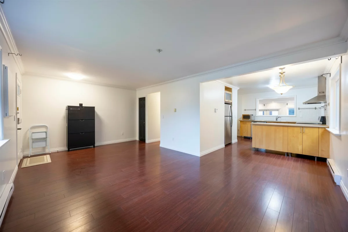 Primary Bathroom Photo of 1927 Coquitlam Avenue, Port Coquitlam, BC