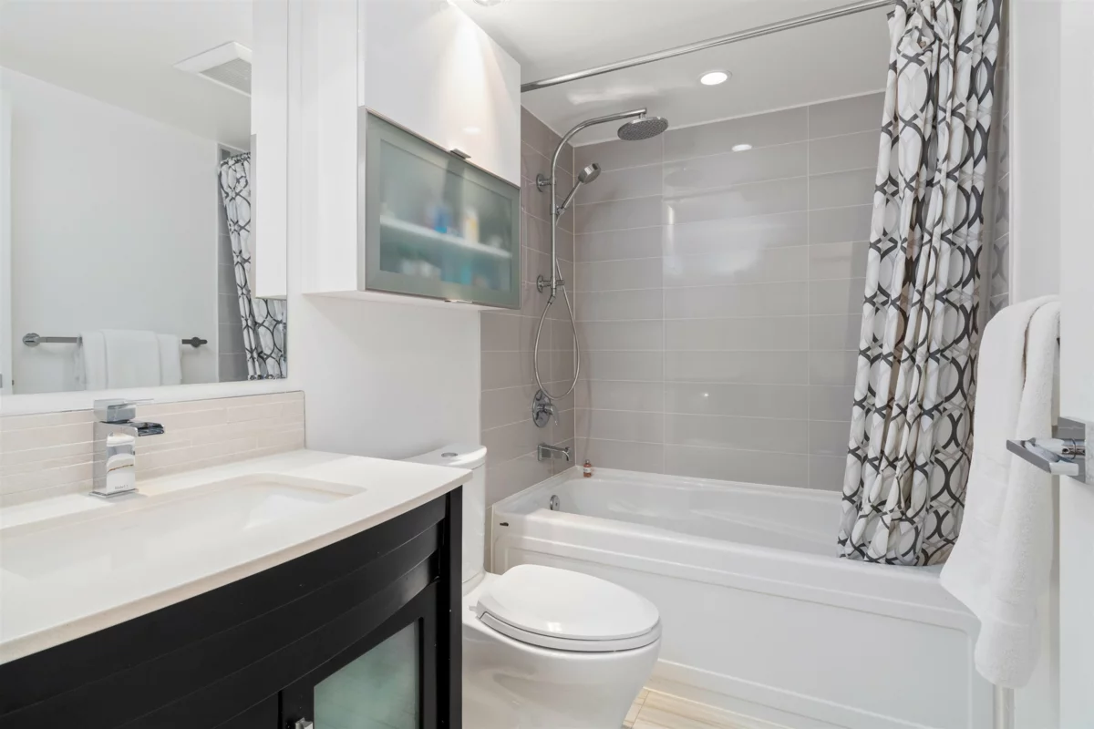 Backyard Photo of 3307 1033 Marinaside Crescent, Vancouver, BC