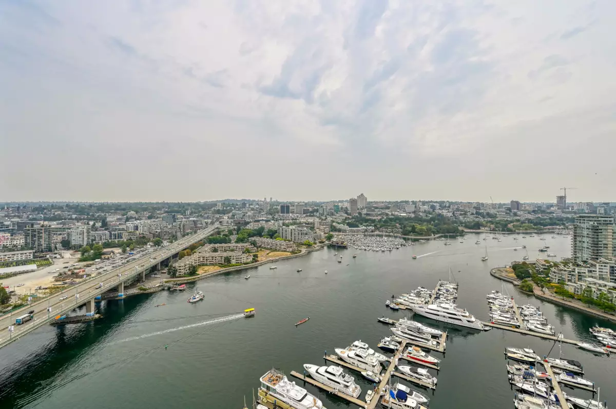 Hot Tub / Spa Photo of 3307 1033 Marinaside Crescent, Vancouver, BC