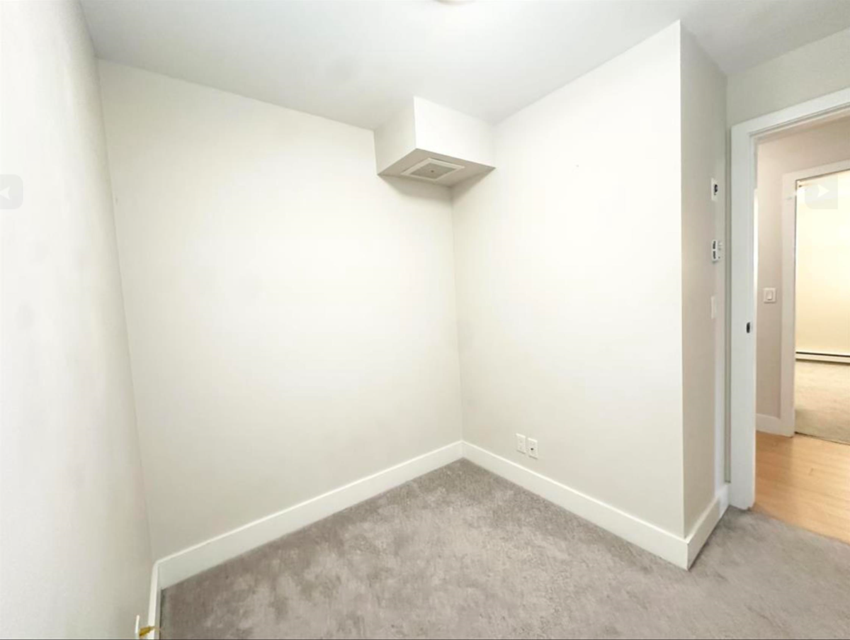 Basement Recreation Room Photo of 301 2233 Mckenzie Road, Abbotsford, BC