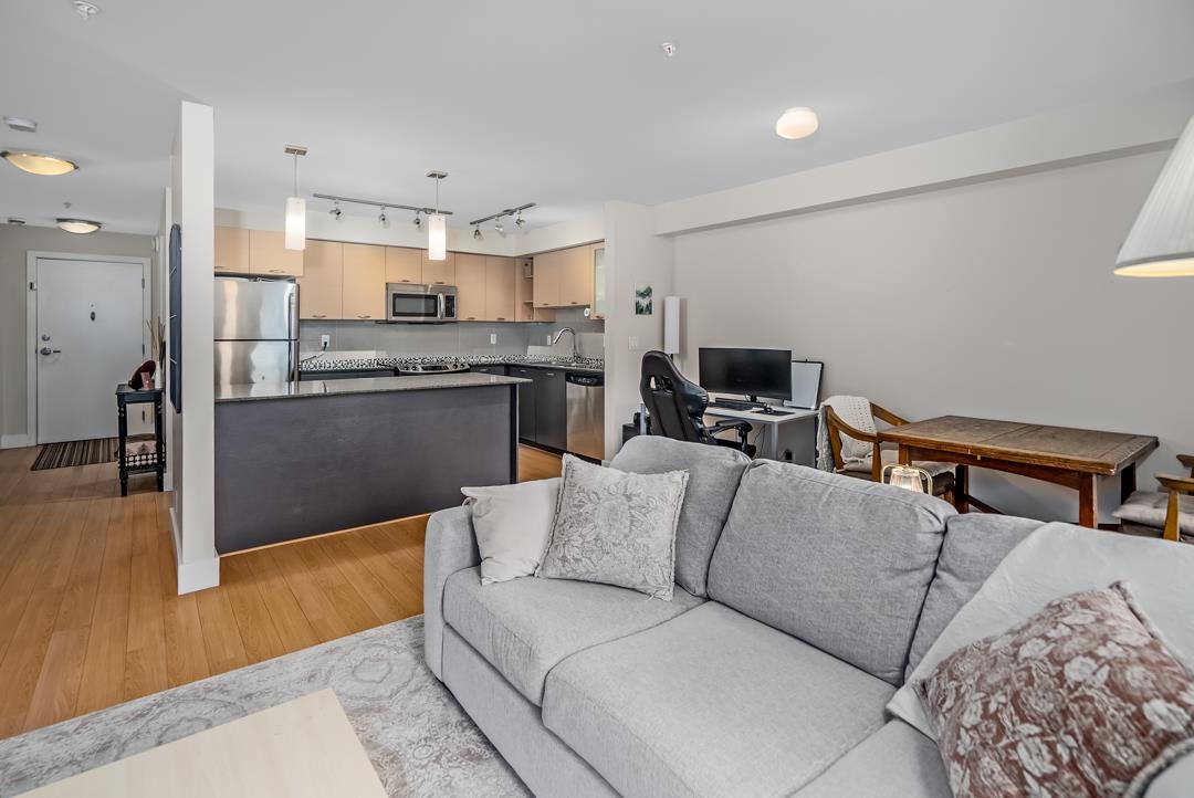 Primary Bedroom Photo of 301 2233 Mckenzie Road, Abbotsford, BC