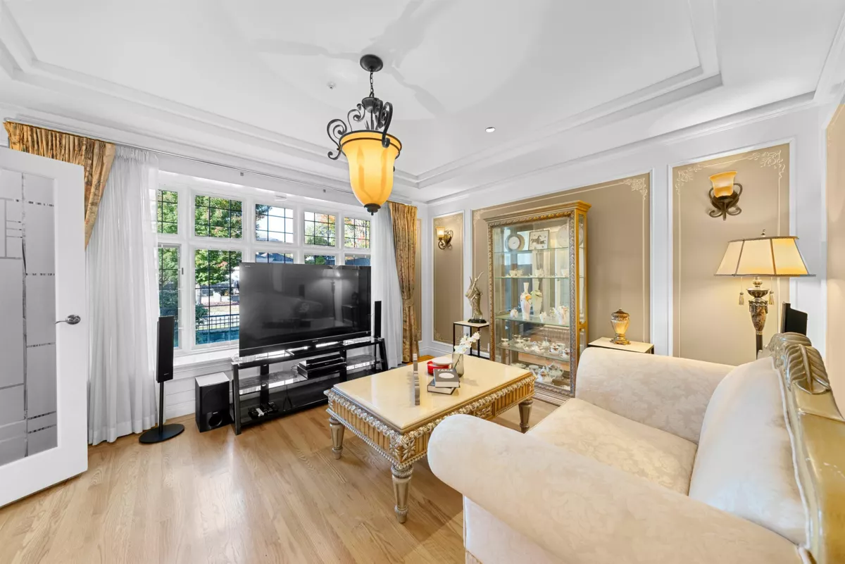 Family Room Photo of 1426 W 48th Avenue, Vancouver, BC