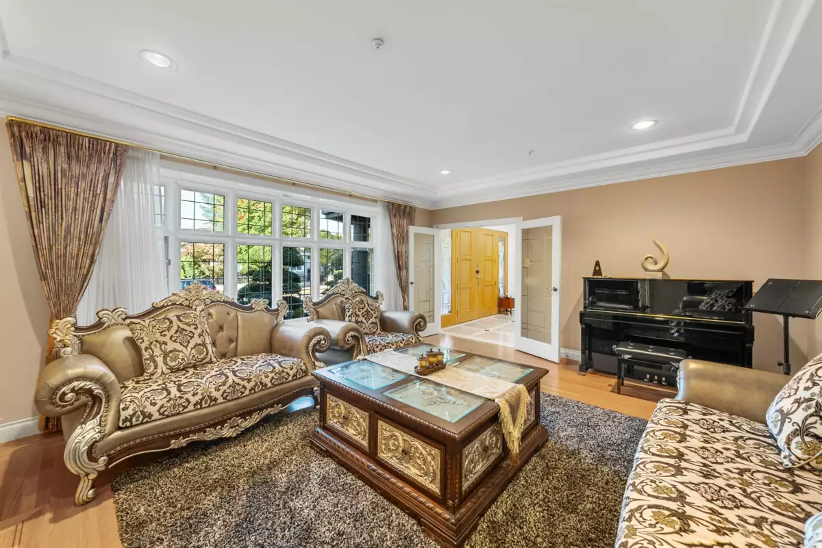 Living Room Photo of 1426 W 48th Avenue, Vancouver, BC