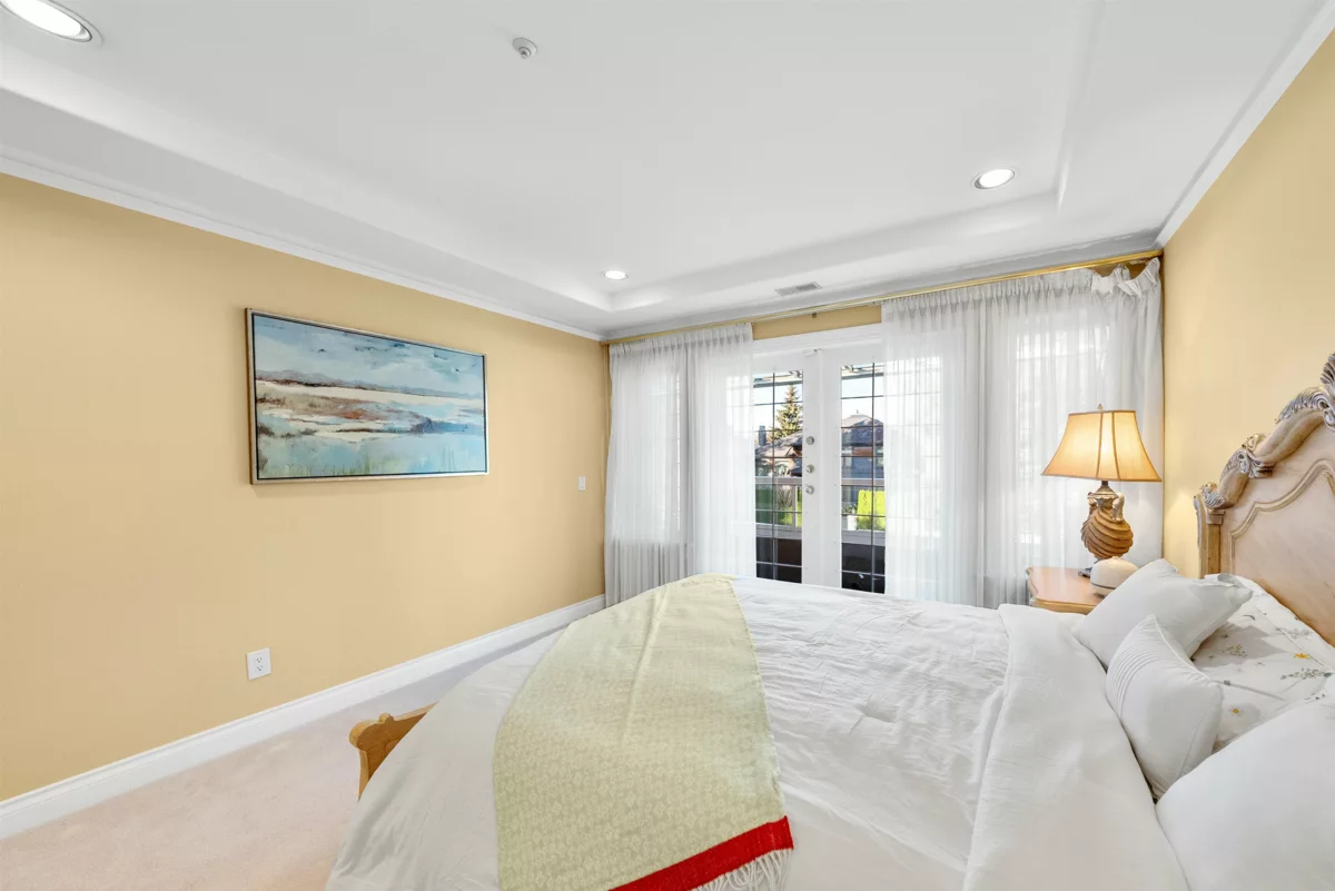 Powder Room Photo of 1426 W 48th Avenue, Vancouver, BC