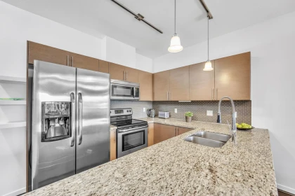 205 2239 Kingsway, Vancouver, BC, Vancouver — Apartment/Condo for sale