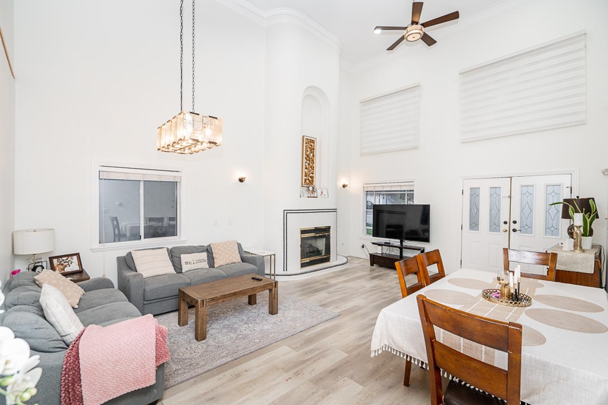 Kitchen Island Photo of 5251 Brock Street, Richmond, BC
